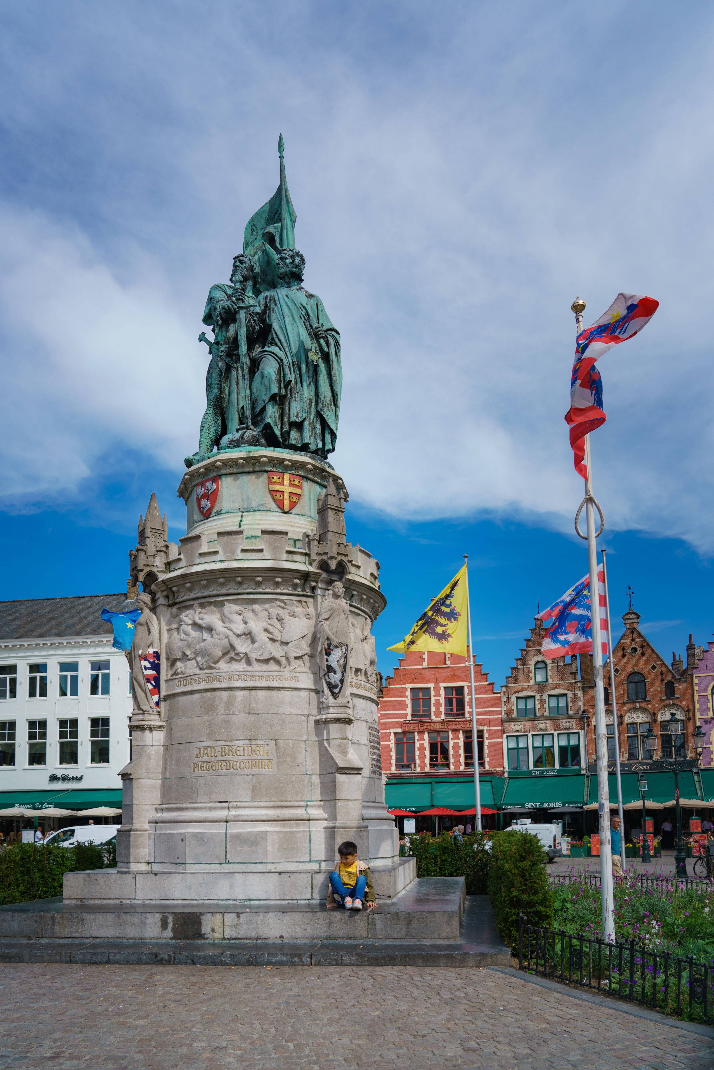 贝纳维德斯对比沃尔预测